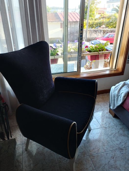 Poltrona preta e bege