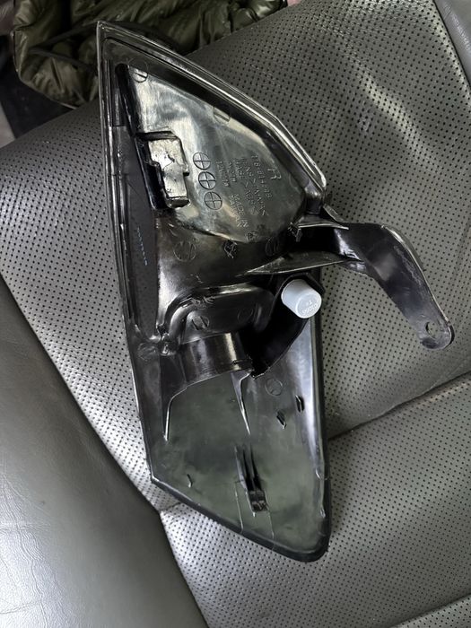 Повторители поворотников (2) на Toyota camry 20 1997-1998 гг.