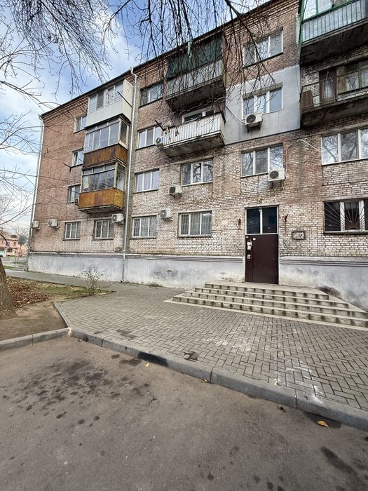 Продаю дві кімнати в гуртожитку Колос