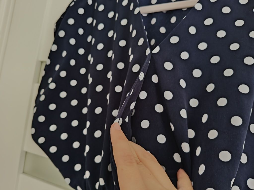 Granatowa sukienka w białe kropki/grochy, odcinana pod biustem h&m 40
