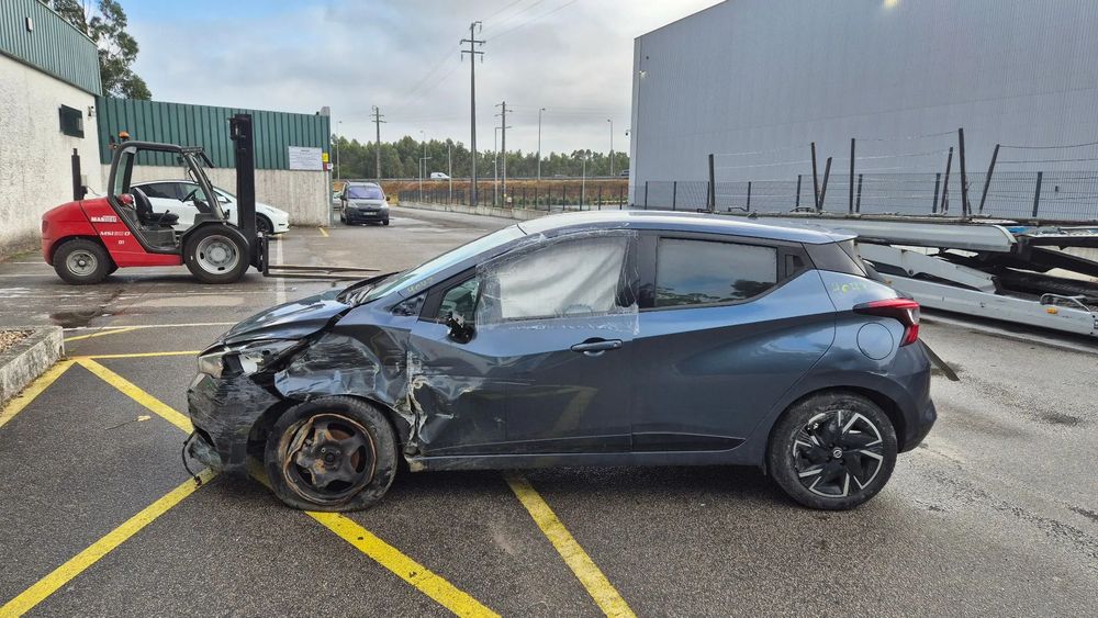 Elevador vidros frente esquerdo NISSAN Micra V (K14)