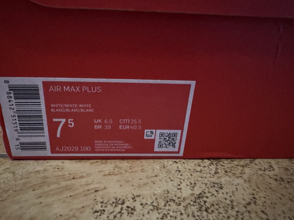 Кросівки унісекс NIKE AIR MAX PLUS WHITE AJ2029-100