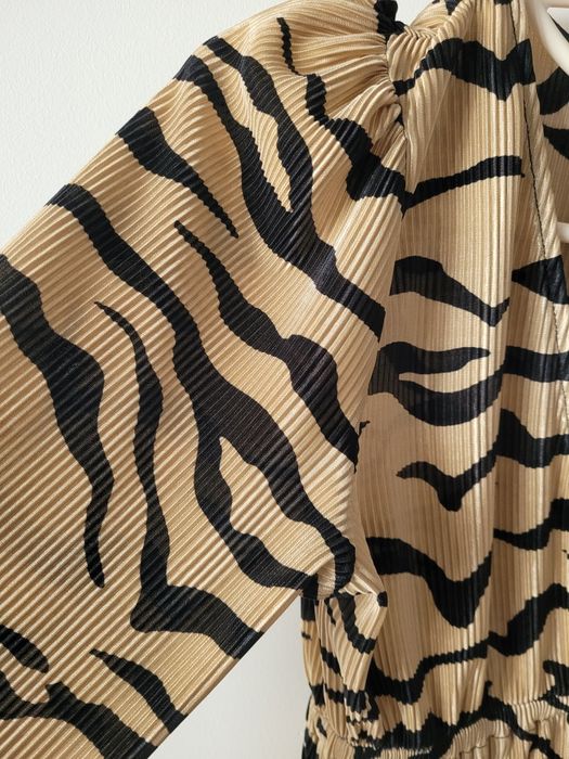 Vestido novo Zara 4€