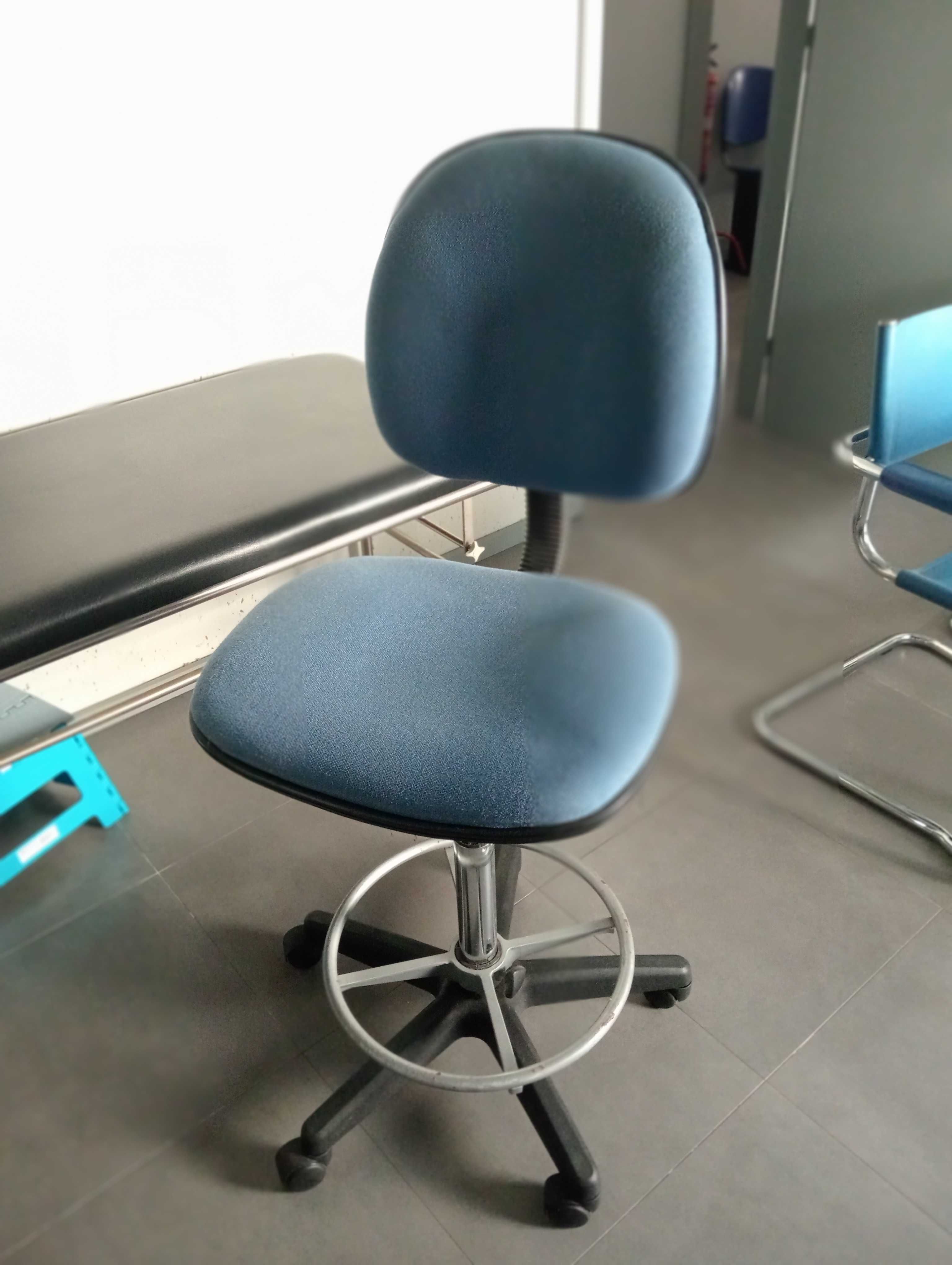 Mobiliário de consultório médico