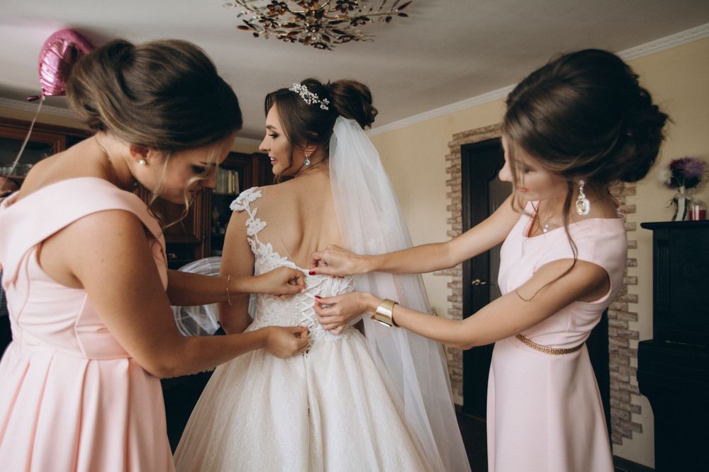 Продаж або оренда вишуканої весільної сукні