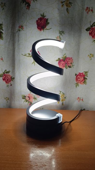 Лампа настільна,світильник,нічник