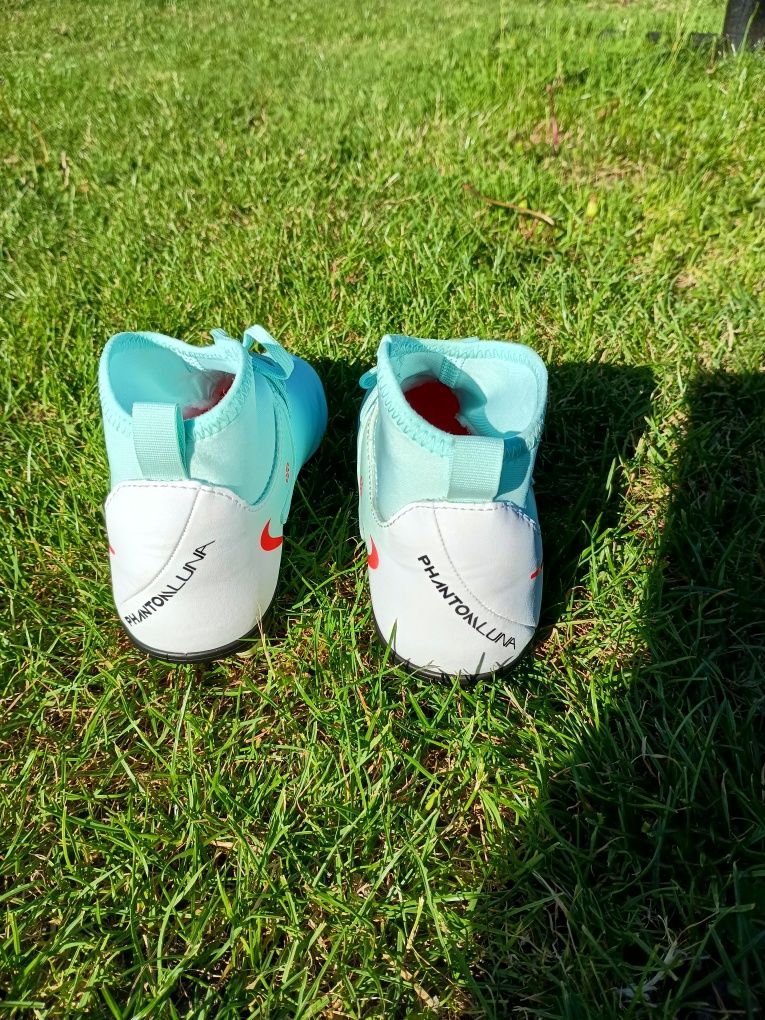 Buty korki dziecięce Nike Jr Phantom Luna II rozmiar 35