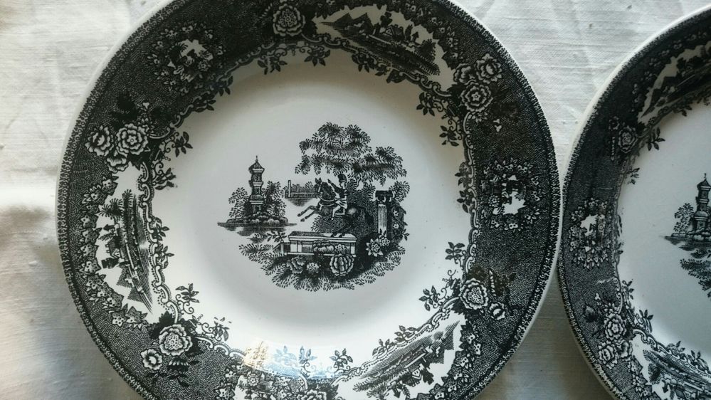 Pratos decorativos Sacavém pretos