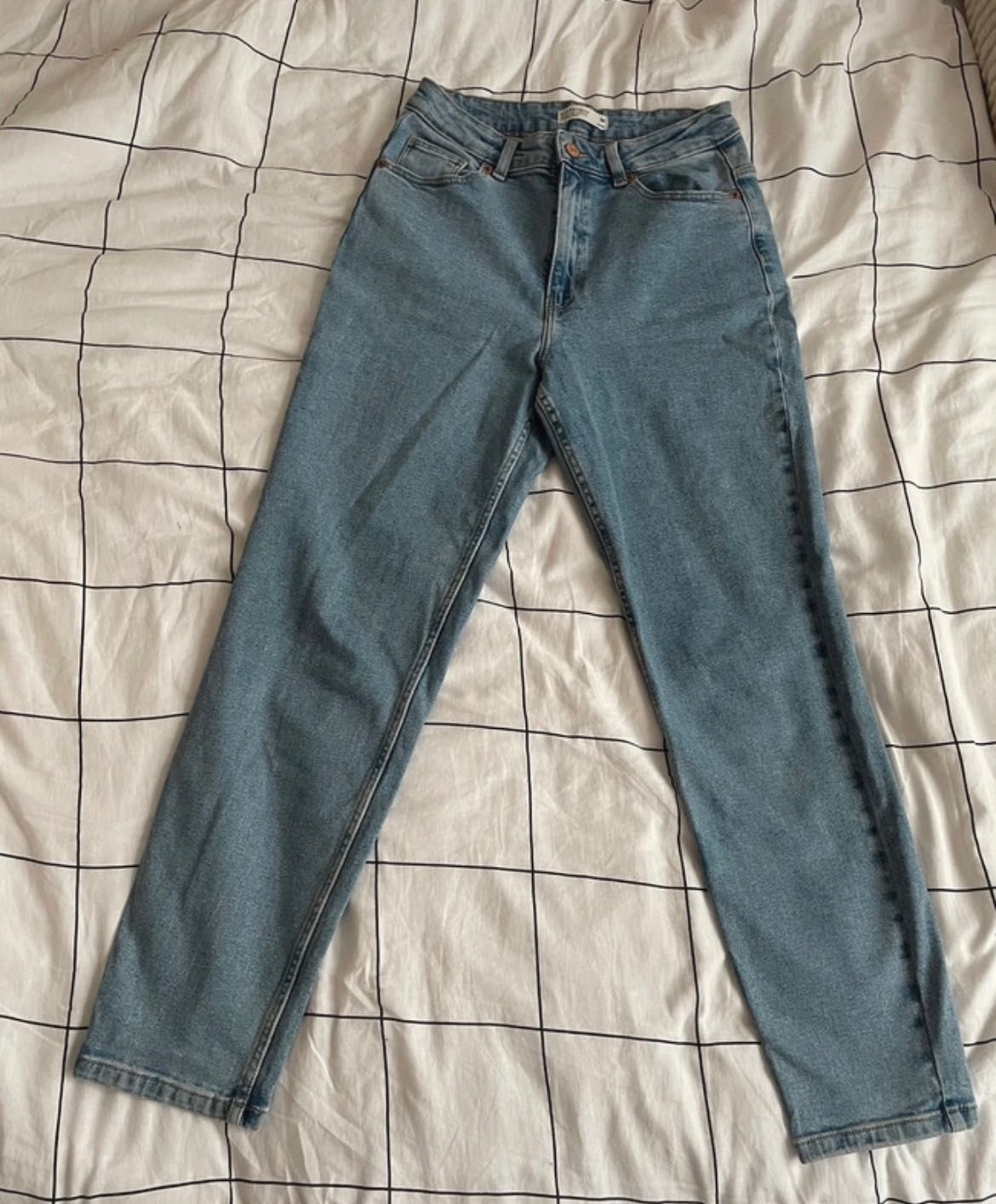 Jeansy damskie typ mom jeans