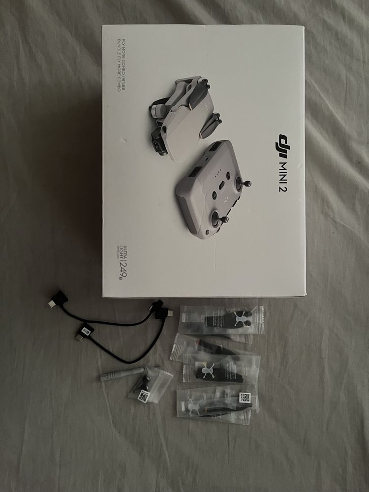 Квадрокоптер DJI Mini 2 Fly More Combo