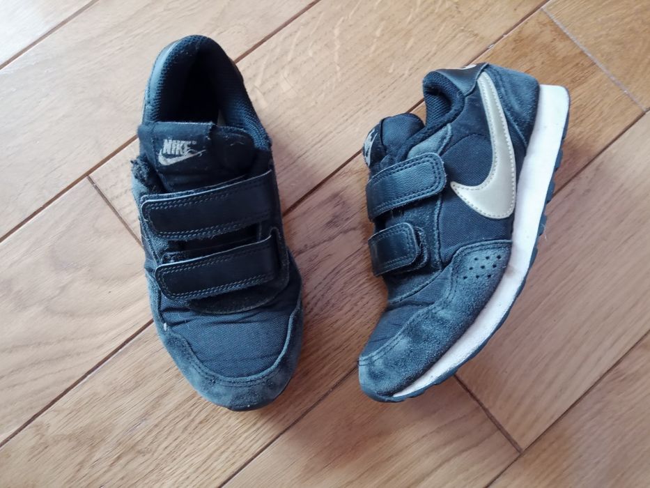 Черевики і кросівки на хлопця 30 і 31 р.