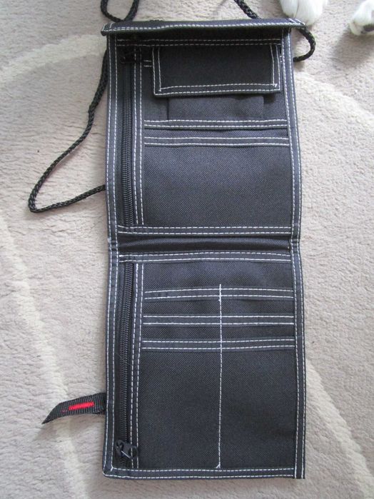 Mala para homem com bolsa transparente atrás para por o passe