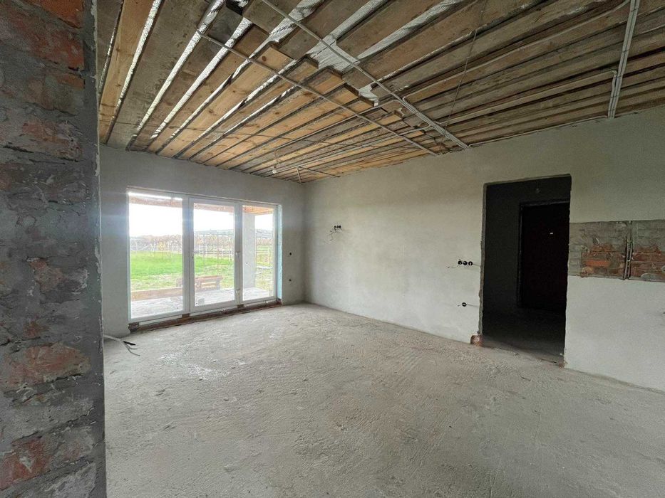 Будинок новобудова (коробка під чистову обробку)