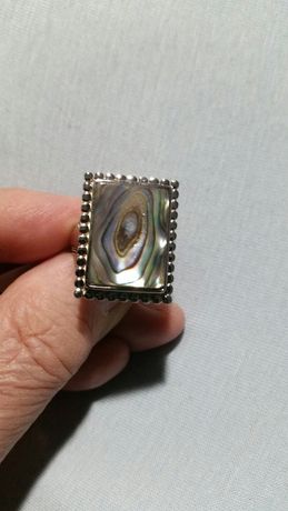 Pierścionek ze srebra pr. 925 z MUSZLĄ PAUA 18 × 13 mm