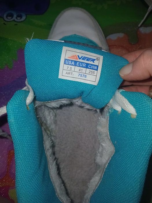 Женские зимние кроссовки