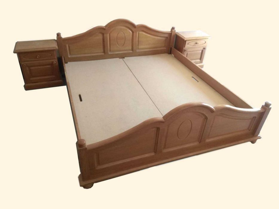 Ліжко комод деркало меблі в спальню гарнітур