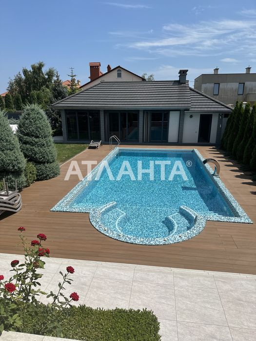 Роскошный дом в Совиньоне на 10 сотках