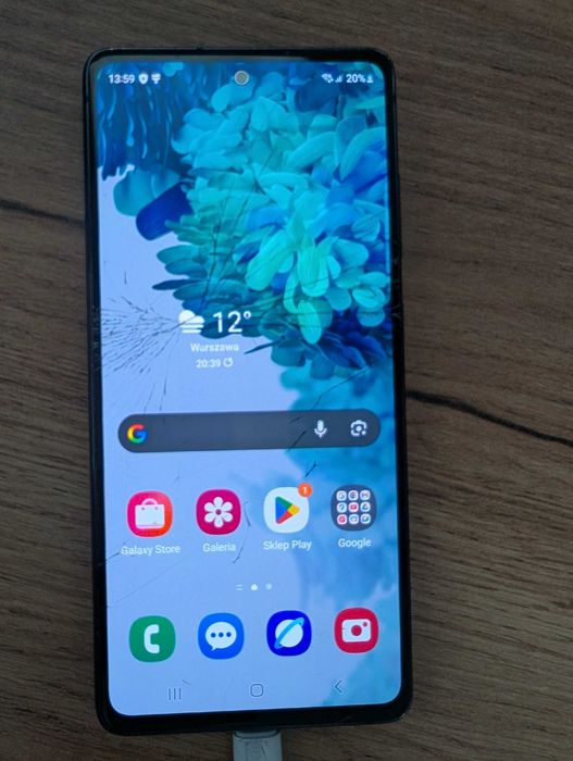 Samsung Galaxy S20 FE uszkodzony pęknięty ekran