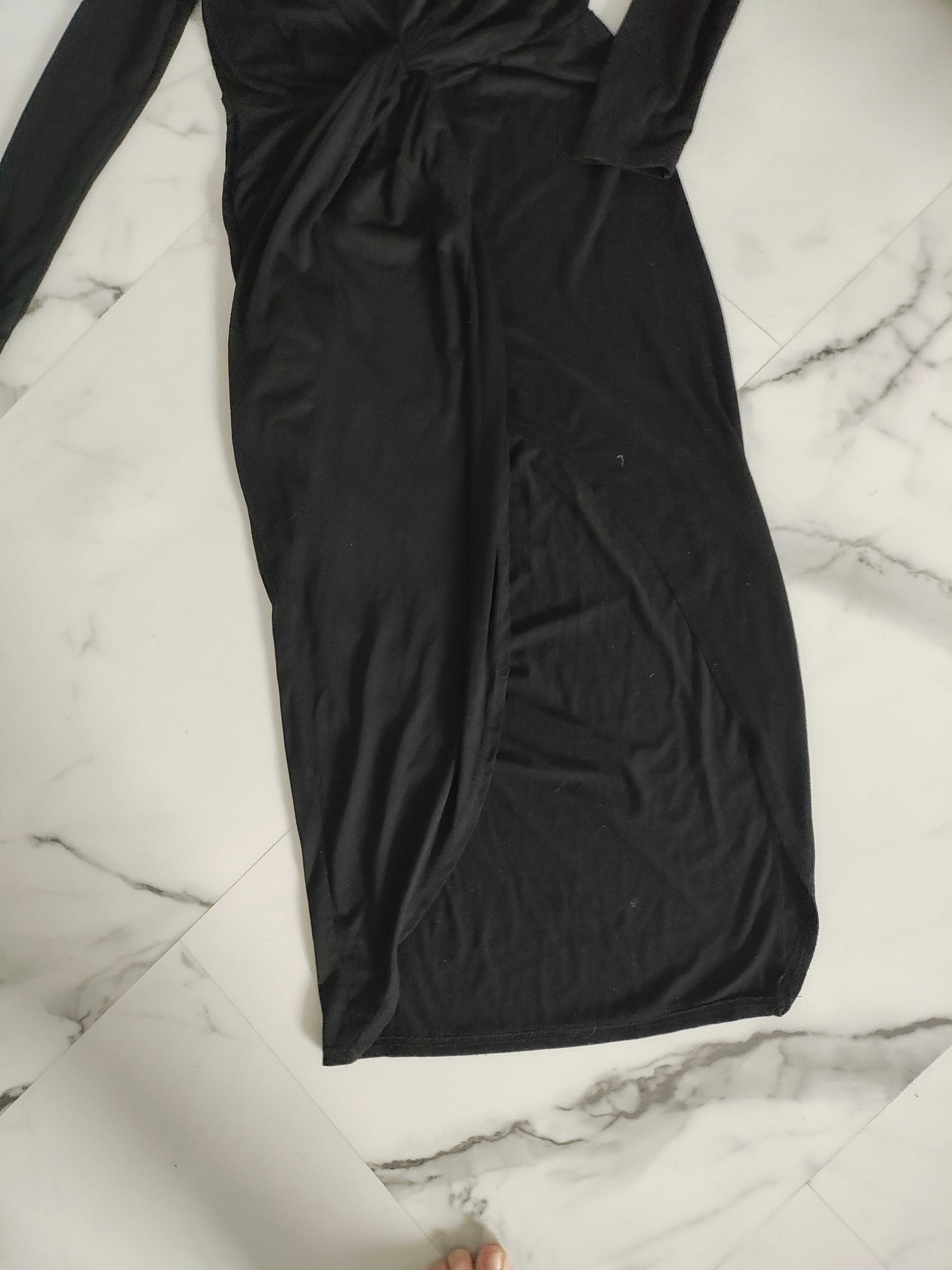 Długa czarna asymetryczna sukienka
