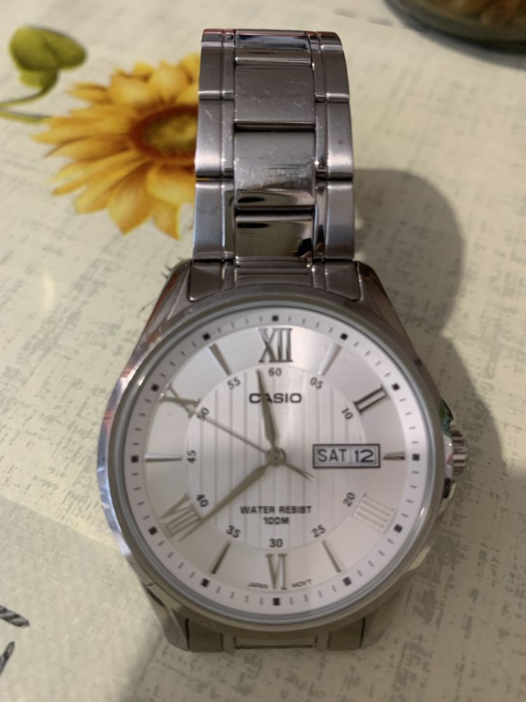 Zegarek Casio z datownikiem