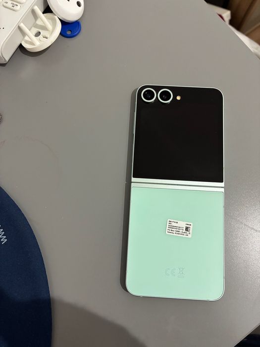 Prawie nowy Samsung Galaxy Z Flip6