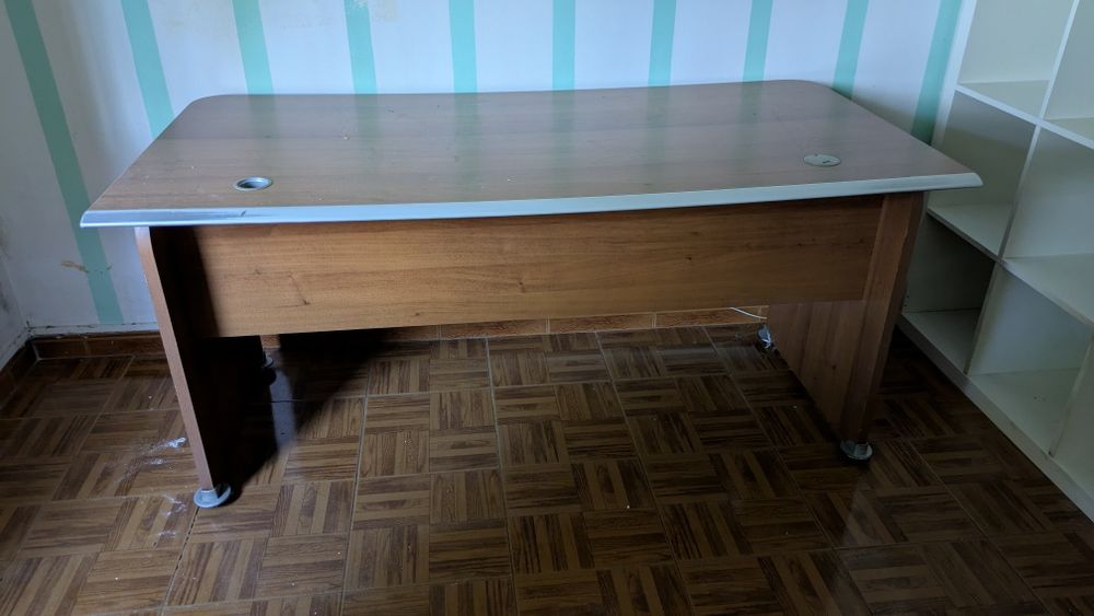 Secretaria em madeira