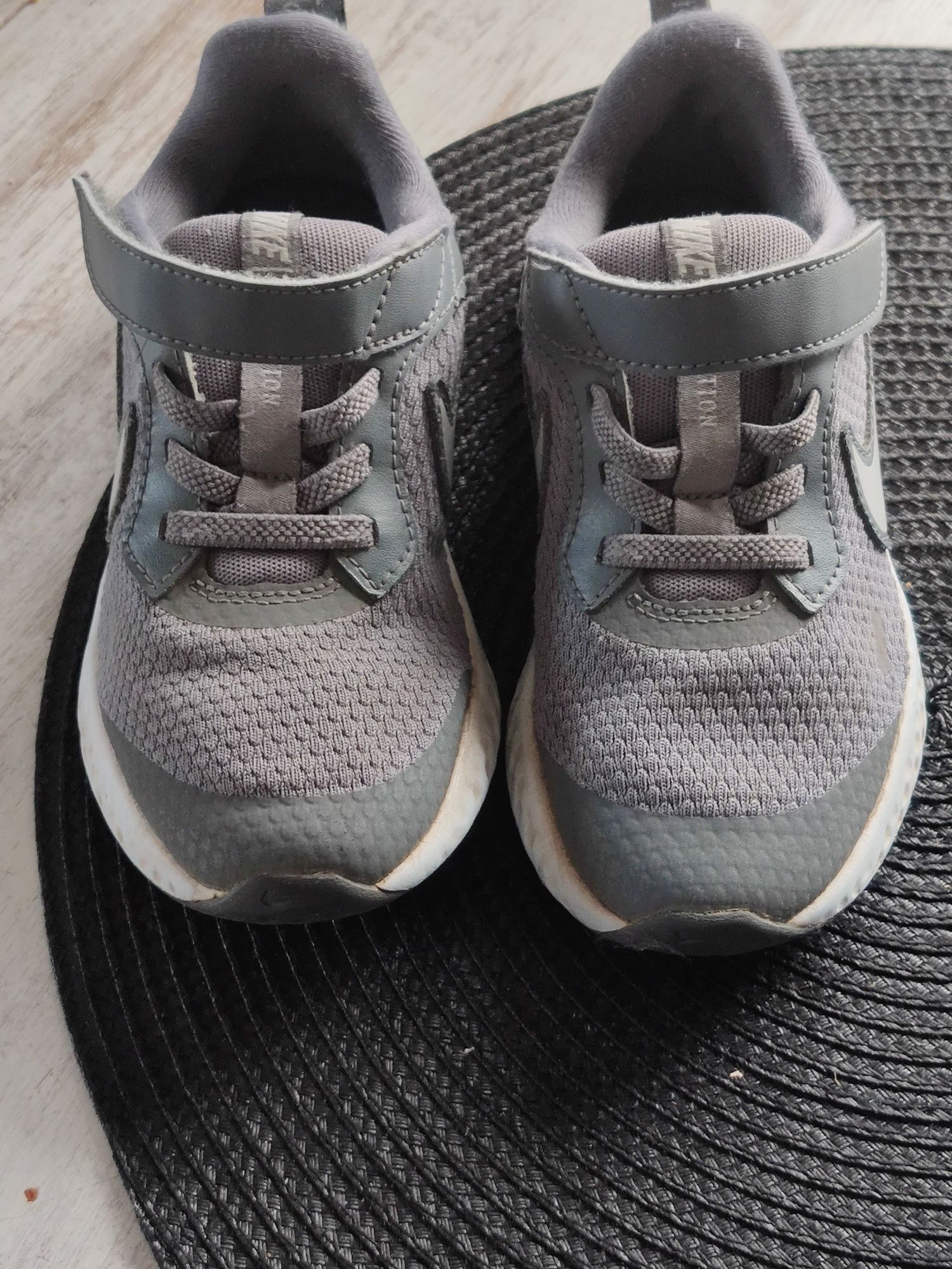Adidasy Nike Revollution buty