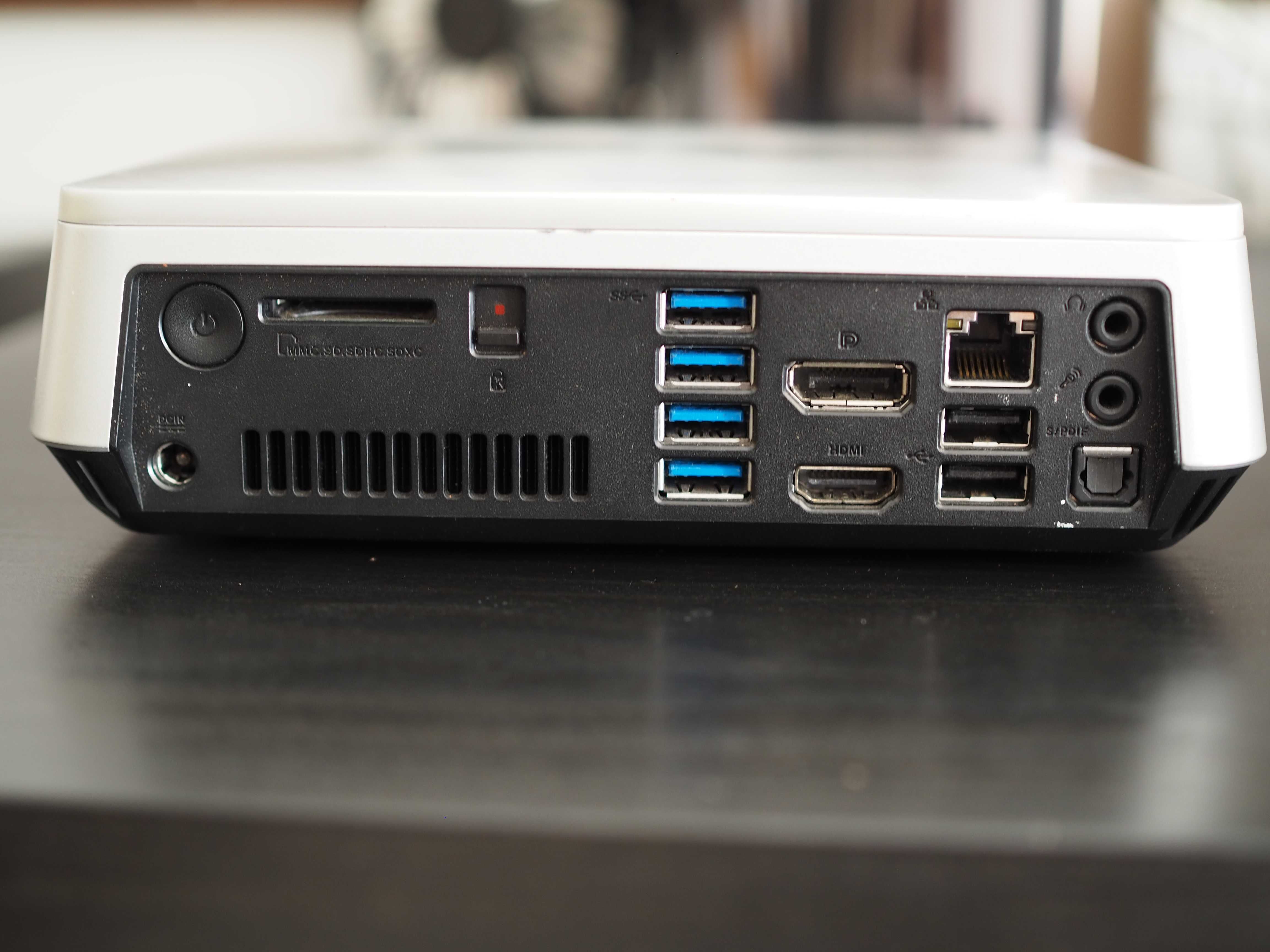 Computador AsusVivoPC SonicMaster VM42