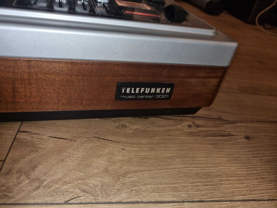 Radio magnetofon gramofon Telefunken model 3021