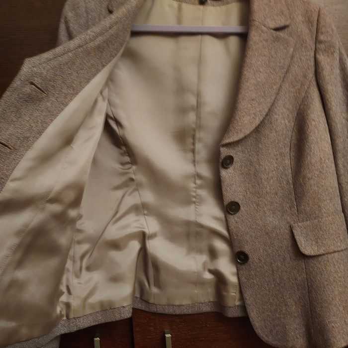 Śliczna garsonka damska żakiet i spódnica Molton