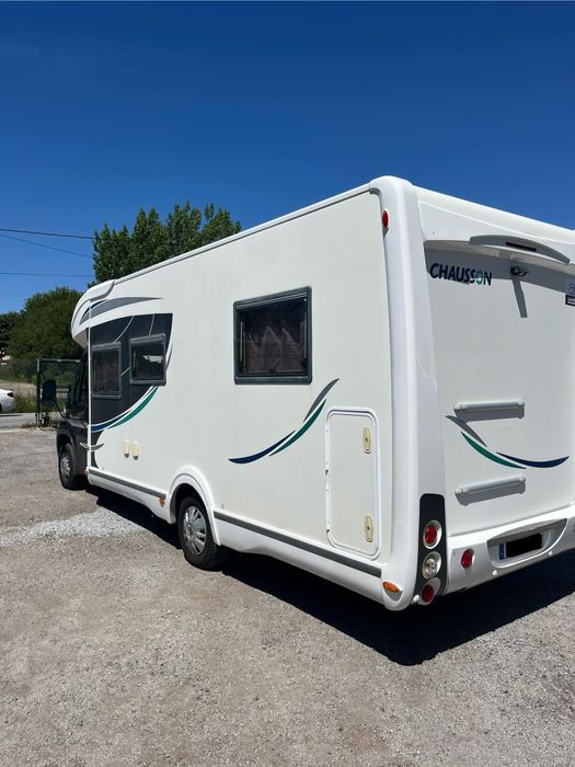 Autocaravana Perfilada Cama Central e Basculante