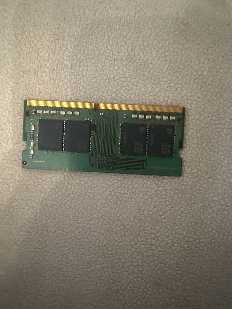 Samsung Pamięć RAM DDR4 8GB M471A1G44AB0-CWE