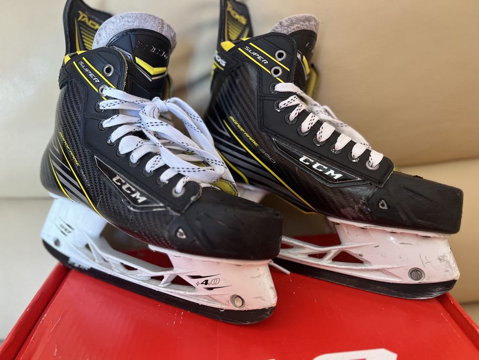Łyżwy hokejowe CCM Super Tacks Senior 9,5