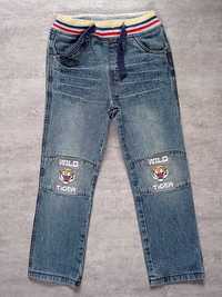 Spodnie długie jeansowe z łatami 116/122