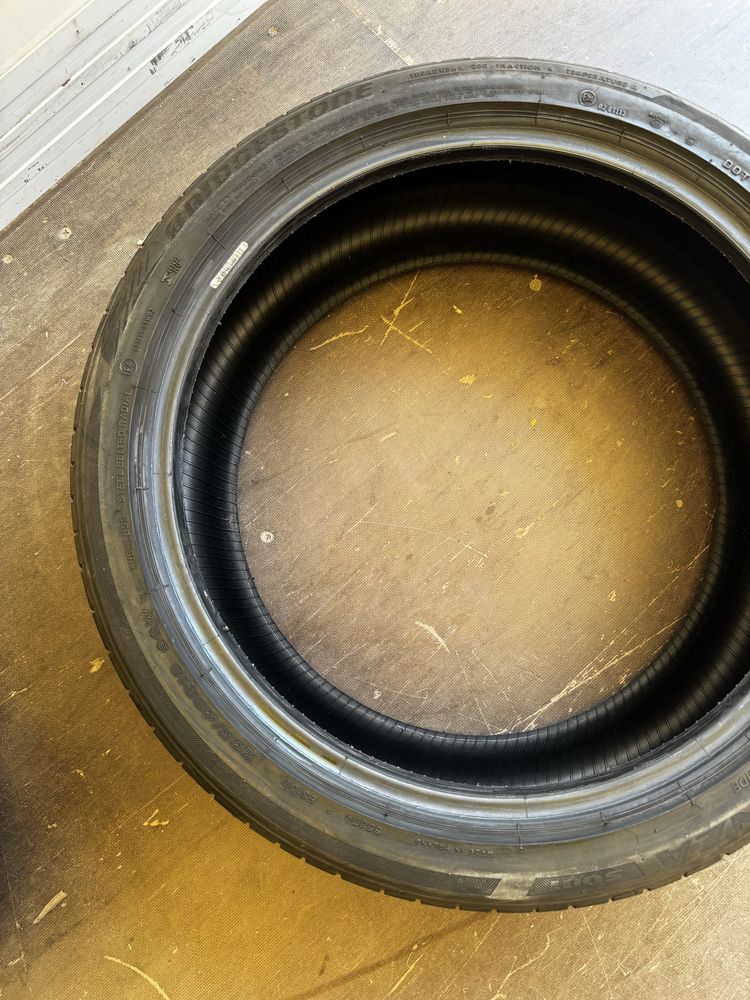 Dwie Opony bridgestone potenza s001 235/40/19 2021r.