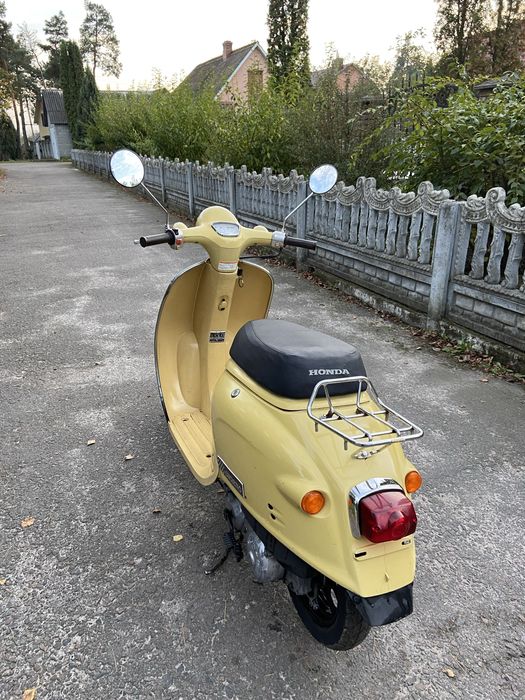 Скутер Honda giorno