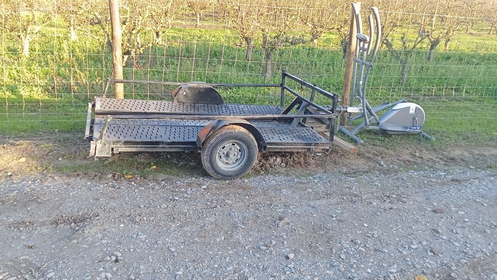 Reboque para moto quatro