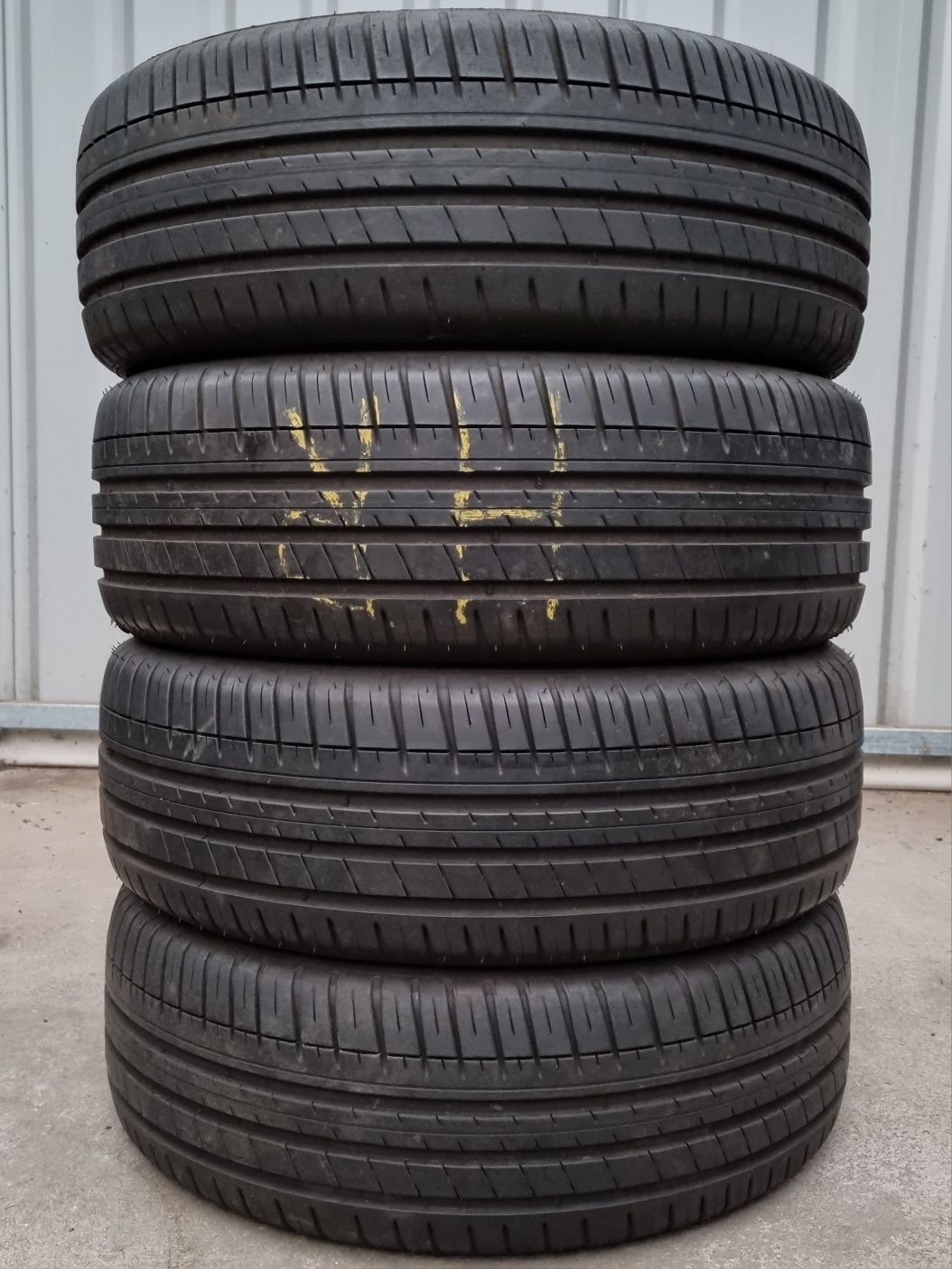 Opony używane LETNIE 215/45/18 Michelin BdbStan  700zł/4szt.