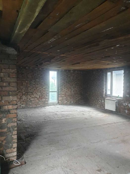 Часть двухэтажного дома с участком, Новые Петровцы