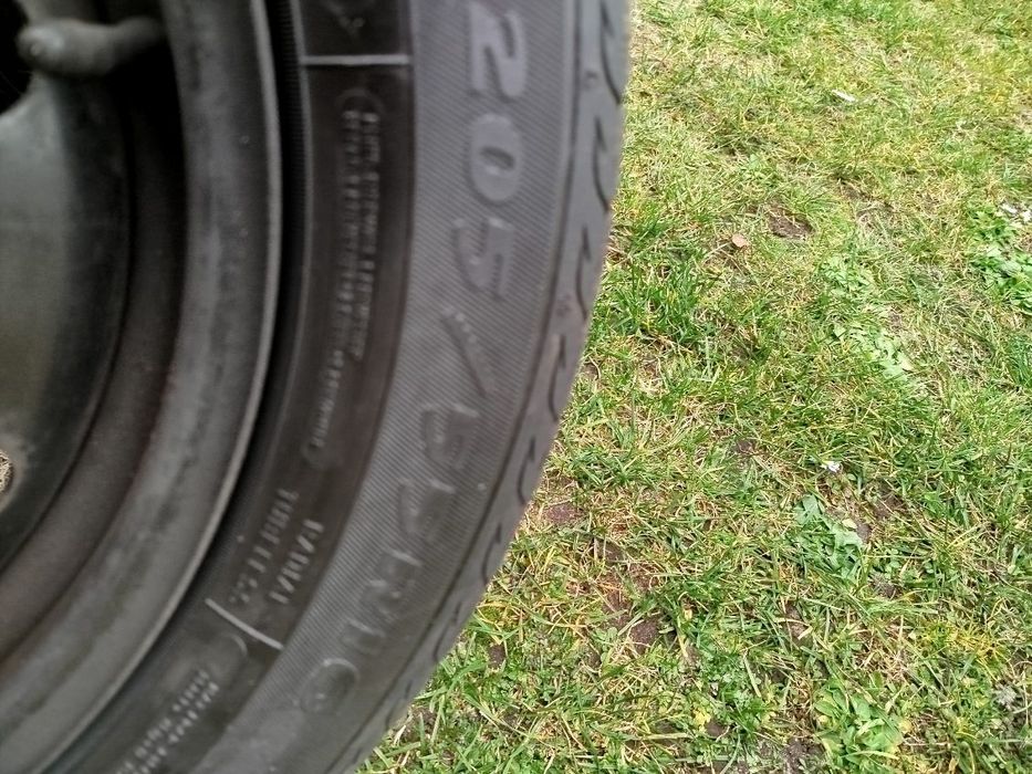 Opony zimowe z felgami 205/55 R16 V91