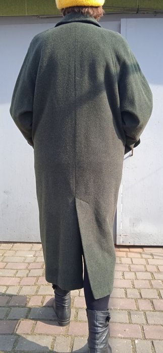 Пальто демисезонное(платок в подарок)