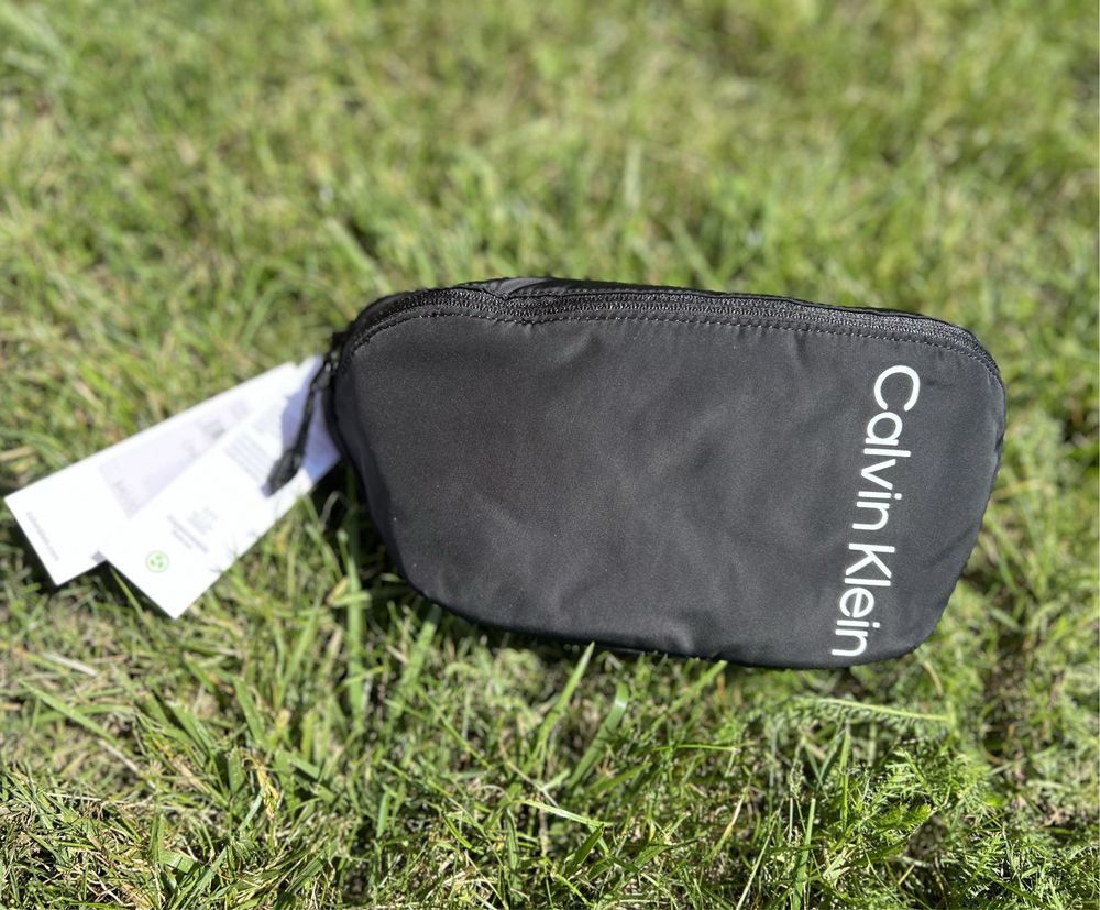Нова сумка на пояс Calvin Klein All Day Waistpack бананка поясная