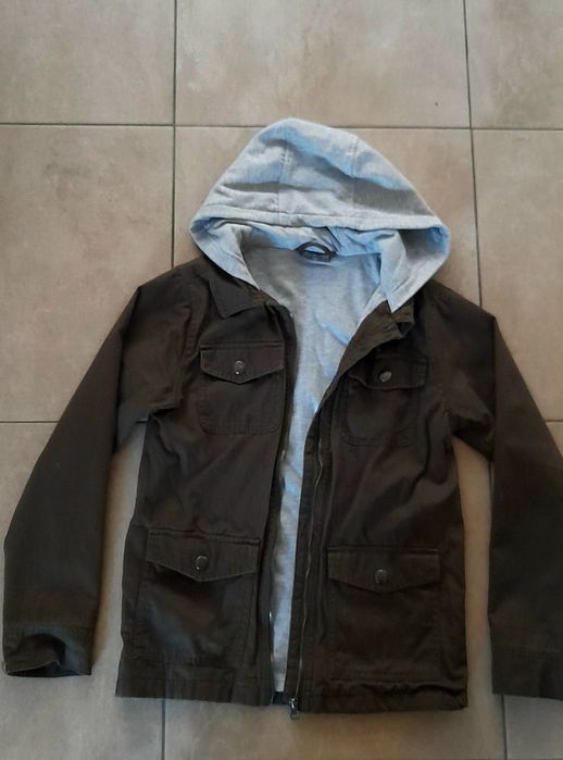 Дві дитячі весняні курточки для хлопчиків близнят 146 розмір, ідеальни