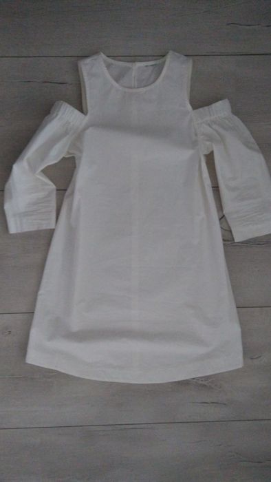 ASOS sukienka 34 36 biała odkryte ramiona trapezowa