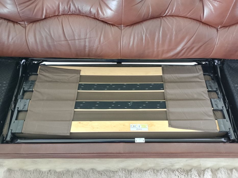 Sofa rozkładana czteroosobowa + 2 fotele skóra