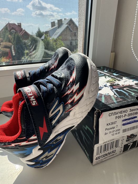Кросівки SKECHERS 23, для хлопчика, світяться.