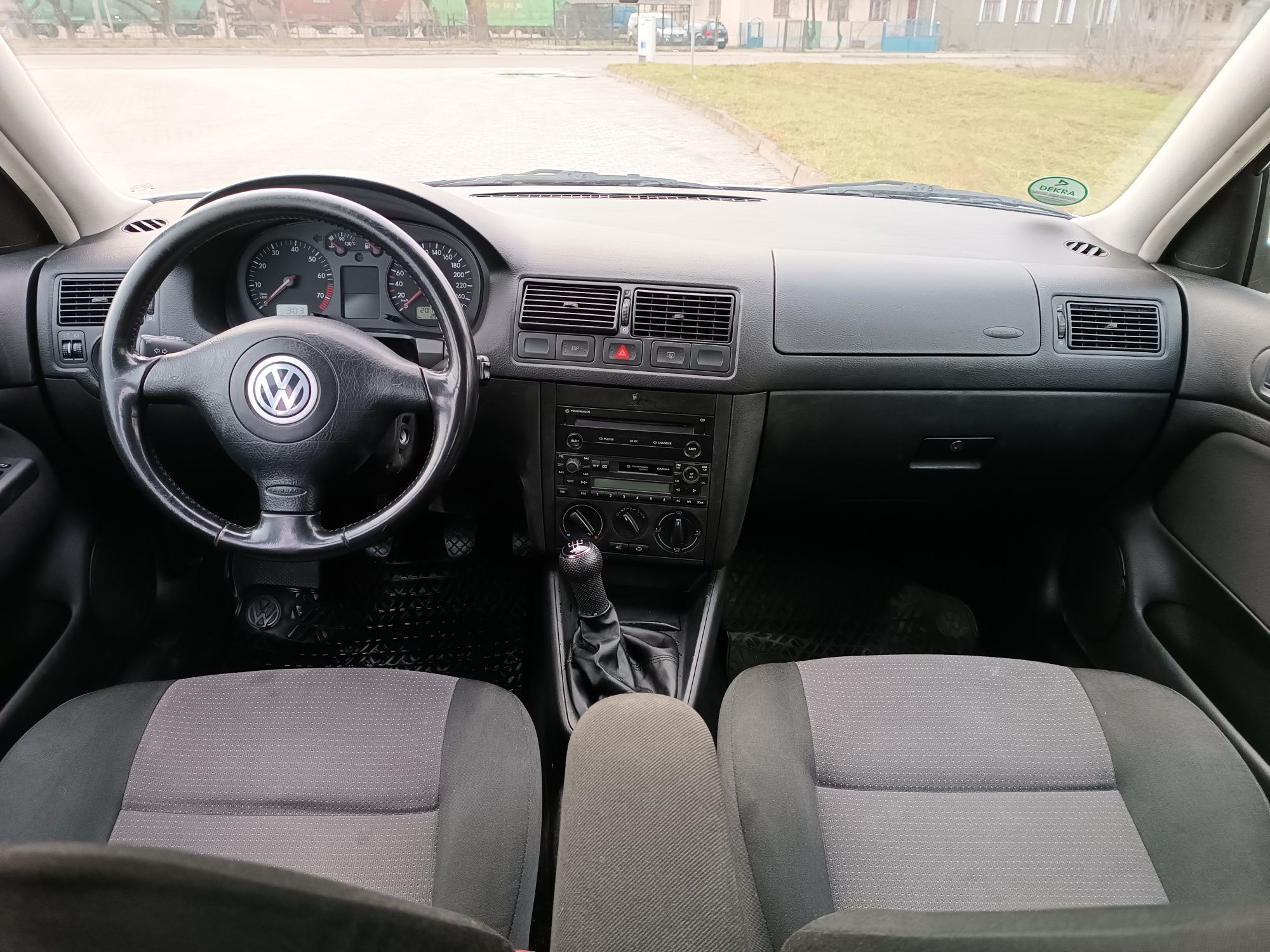 Продам Volkswagen golf 2002 можу доставити