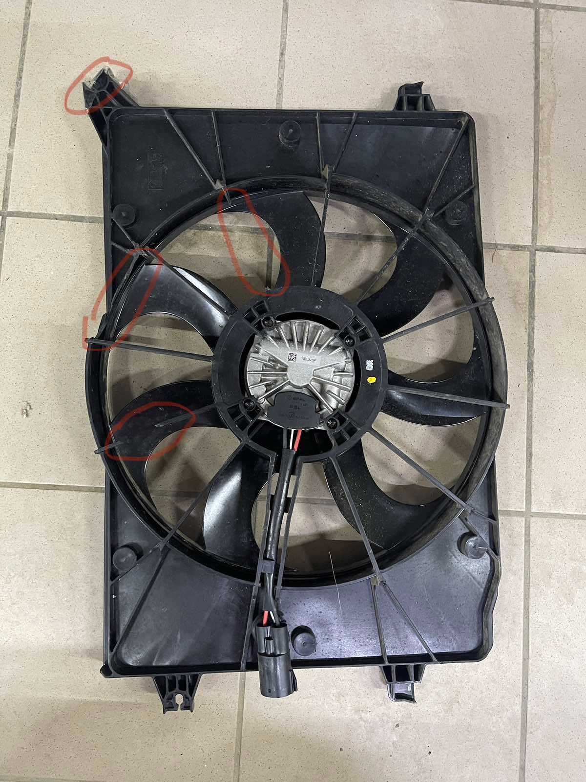 Диффузор радиатора охлаждения с вентилятором Chevrolet Bolt 42465910