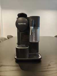 Máquina de café Delonghi Nespresso Latissima One
