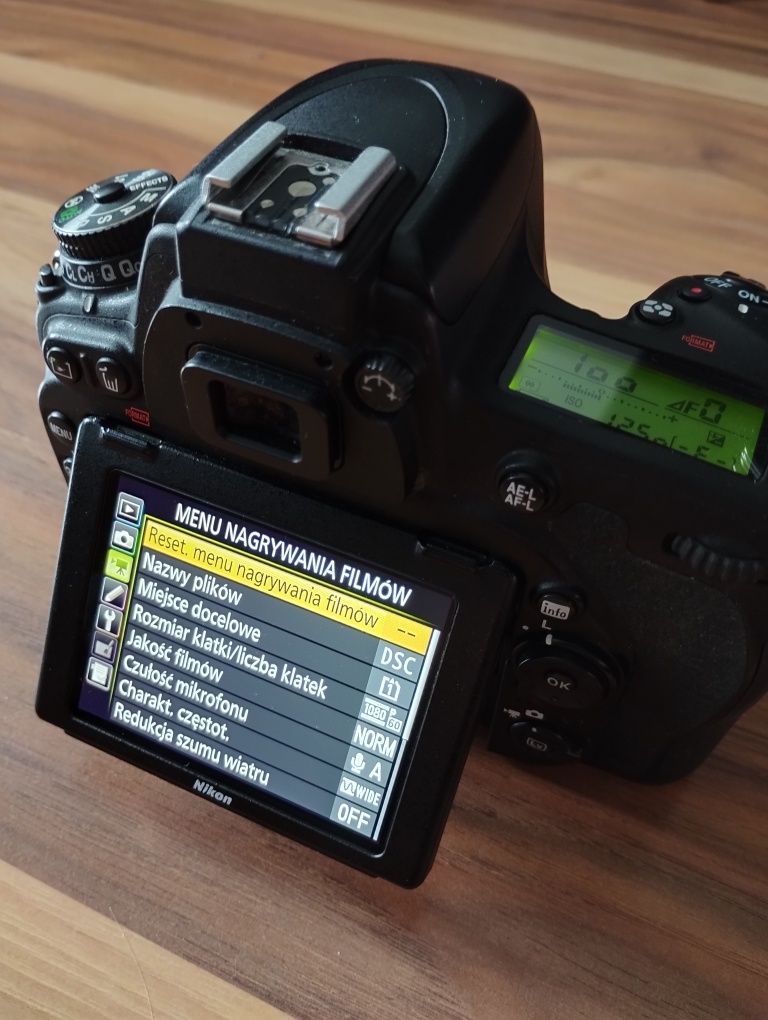 Nikon d750 stan bardzo dobry.Komplet z ładowarką,bateria i karta 128gb